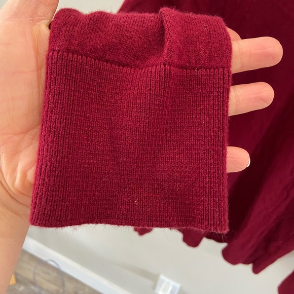 ***3/$10    Men’s Maroon Preppy V Neck Wool/Cotton Lightweight Sweater - Picture 4 of 5